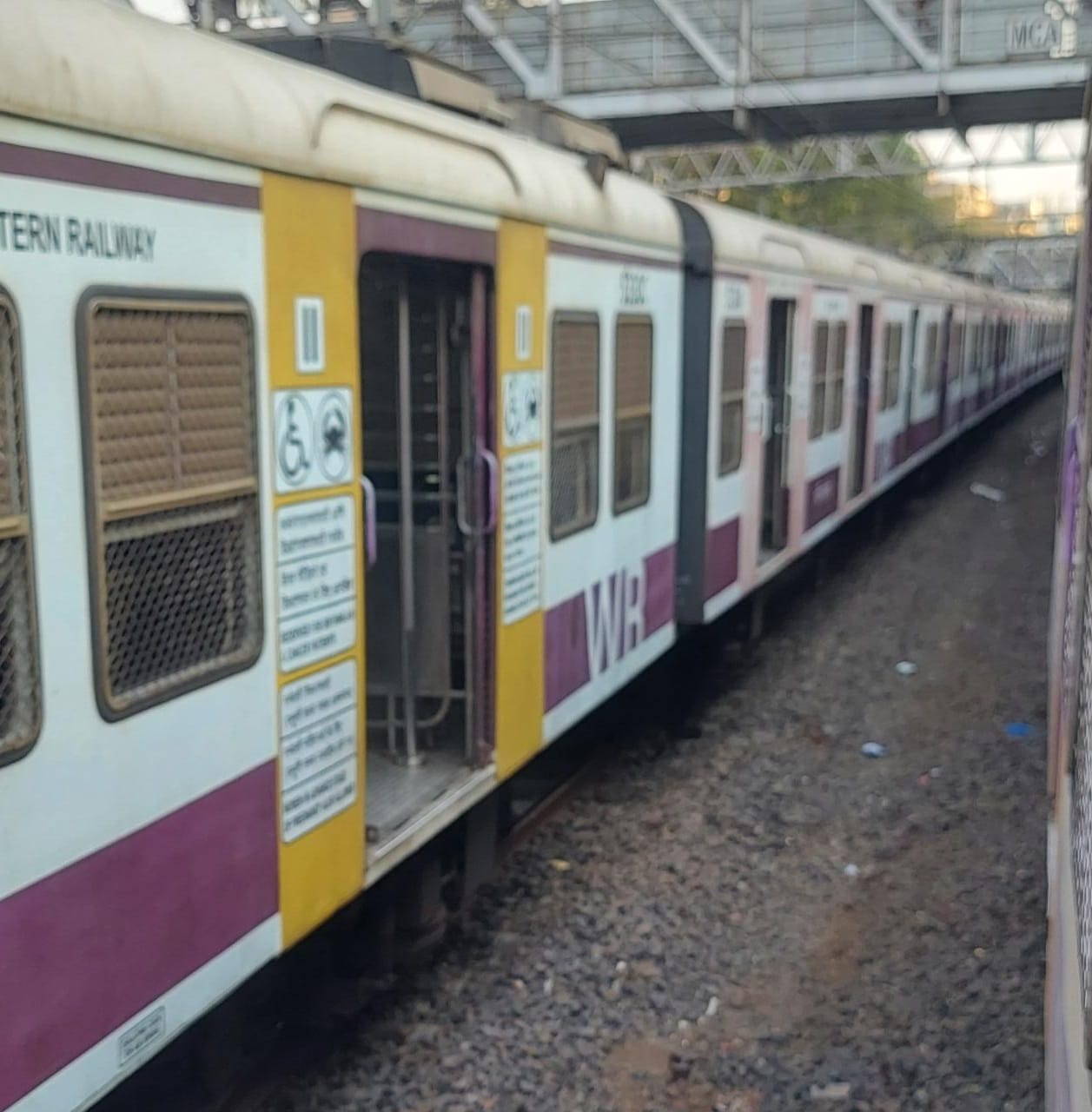 Train Shayari ~ रेलगाड़ी पर बेहतरीन शेर