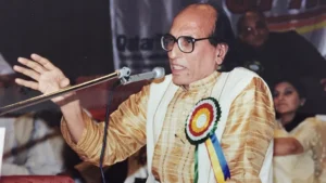 यूँही बे-सबब न फिरा करो कोई शाम घर में रहा करो – बशीर बद्र
